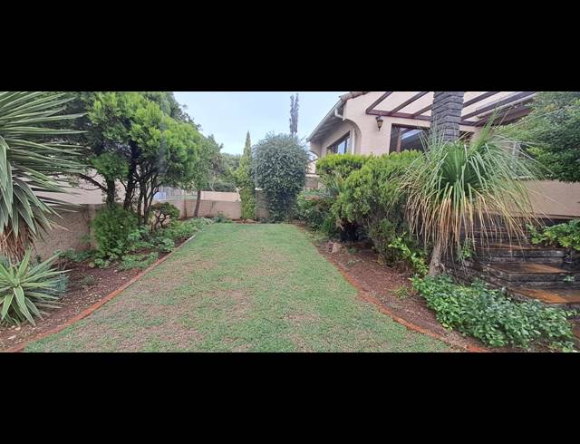 3 BEDROOM TOWNHOUSE RENTED IN SOUTH END